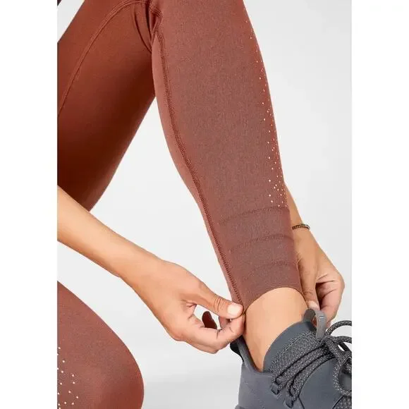 Fabletics High-Waisted Sculptknit® Reflective Legging - Picture 3 of 9